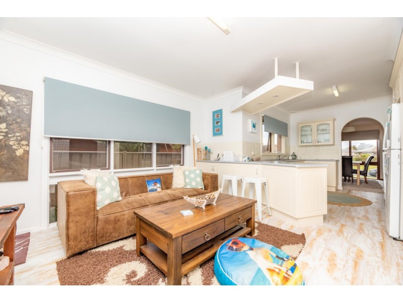 3 Sunset Place, Tuncurry NSW 2428