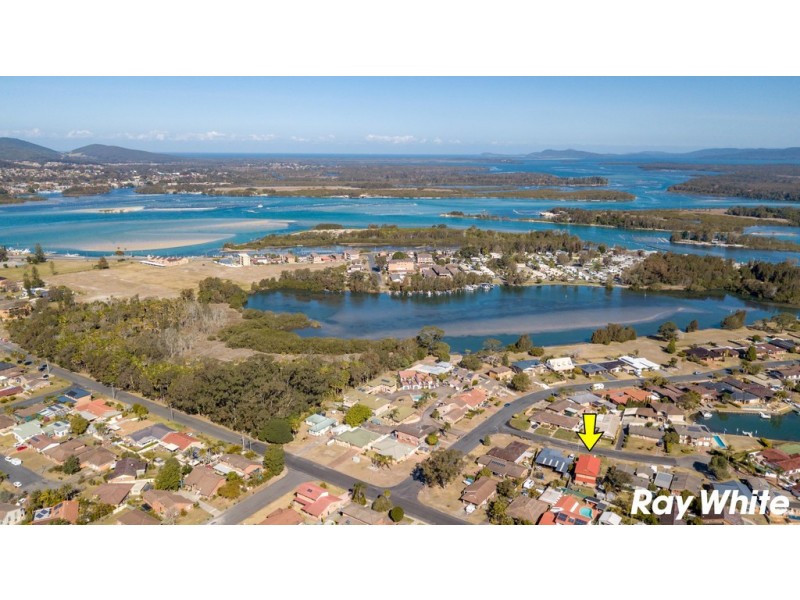 3 Sunset Place, Tuncurry NSW 2428