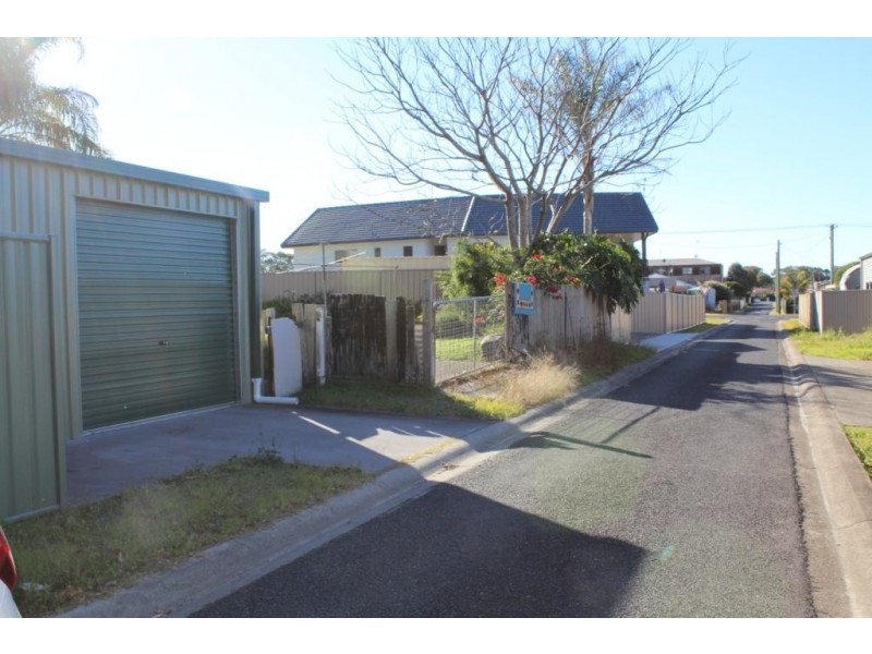 31 Tuncurry Street, Tuncurry NSW 2428