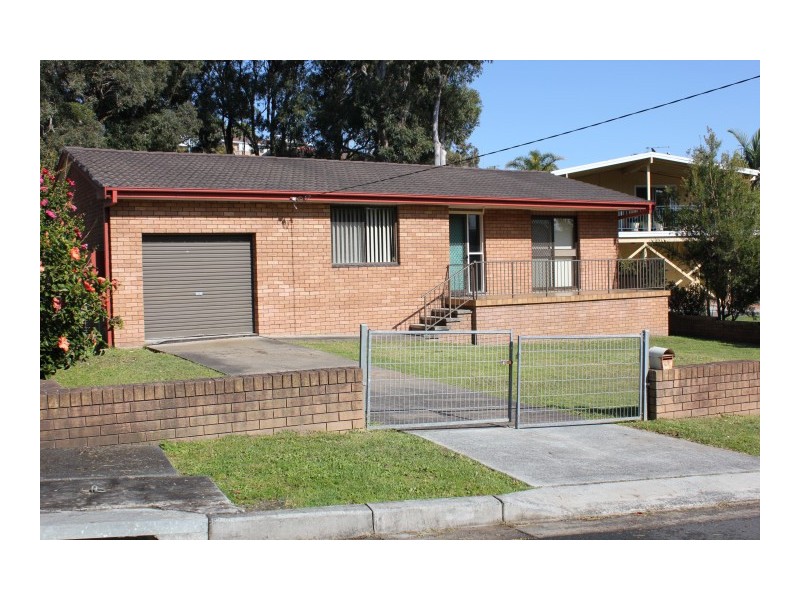 41 Daphne Street, Forster NSW 2428