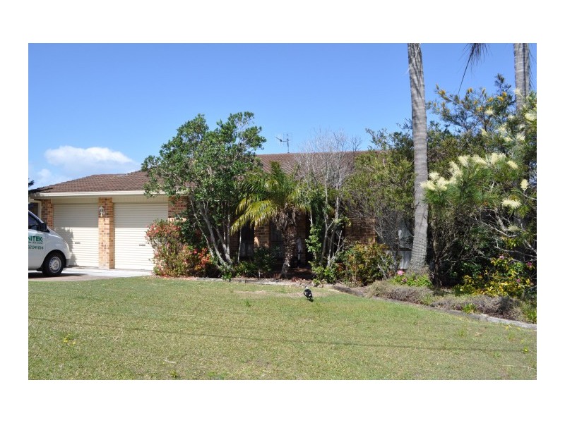 10 Sunbakers Drive, Forster NSW 2428