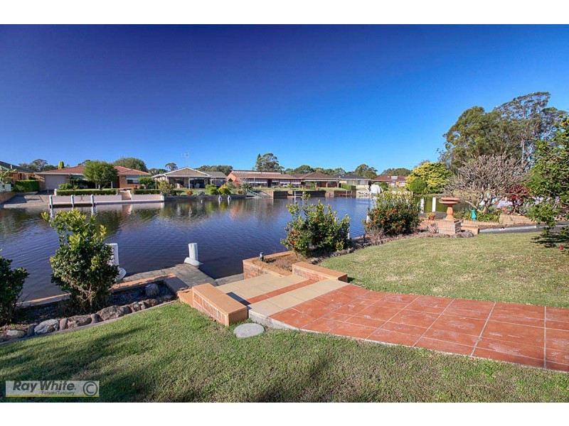 8 Sirius Keys, Forster NSW 2428