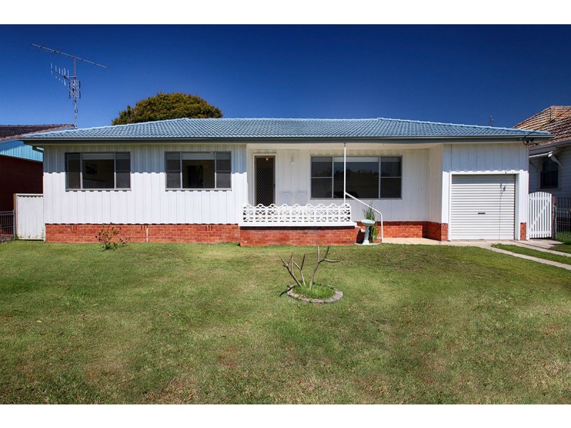 8 Maneela Street, Forster NSW 2428