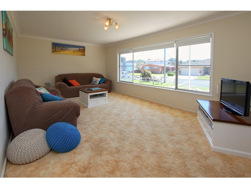 8 Maneela Street, Forster NSW 2428