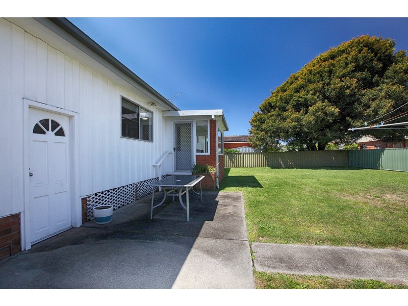 8 Maneela Street, Forster NSW 2428