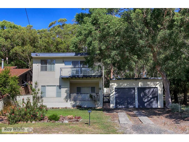137 Greenpoint Drive, Green Point NSW 2428