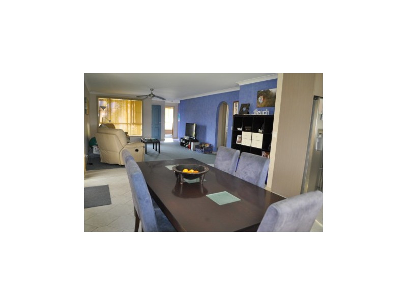 8 Tandara Place, Forster NSW 2428