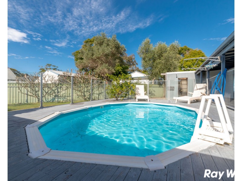 16 Douglas Avenue, Forster NSW 2428