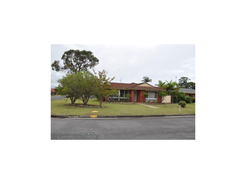 1 Royal Close, Forster NSW 2428