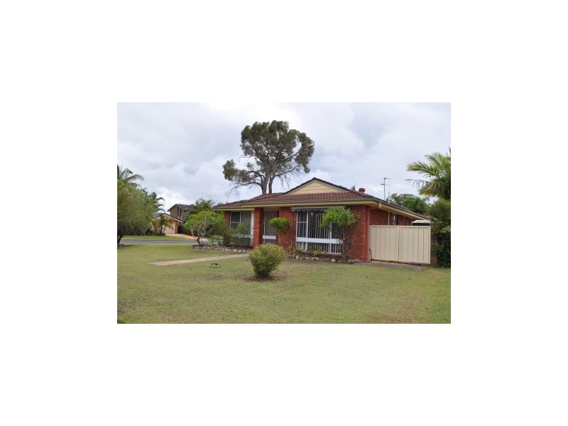 1 Royal Close, Forster NSW 2428
