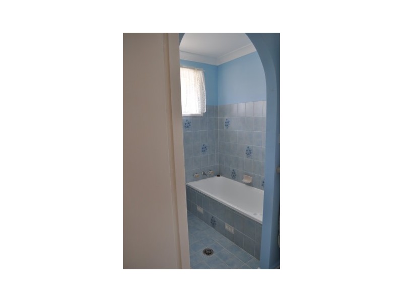 1 Royal Close, Forster NSW 2428