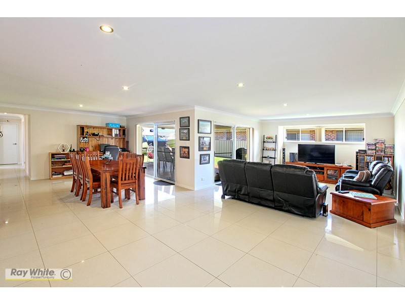 8 Massie Crescent, Tuncurry NSW 2428