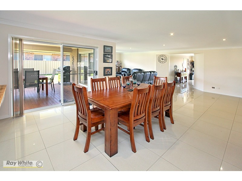 8 Massie Crescent, Tuncurry NSW 2428