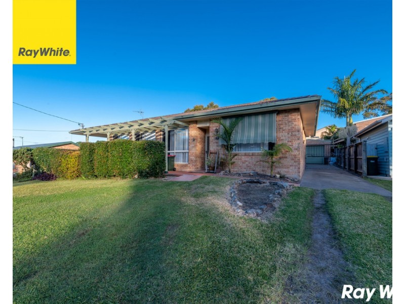 4 Frazer Avenue, Green Point NSW 2428