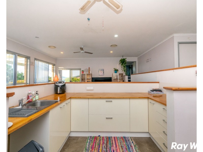 4 Frazer Avenue, Green Point NSW 2428