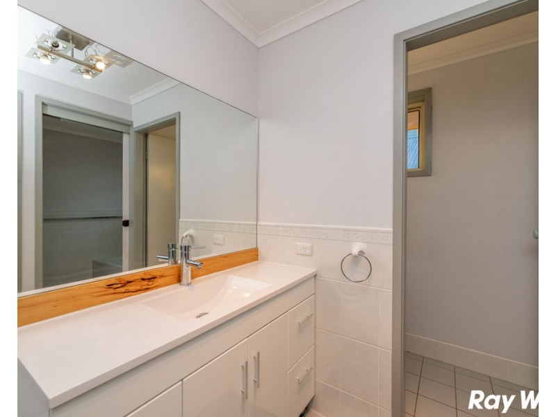 4 Frazer Avenue, Green Point NSW 2428