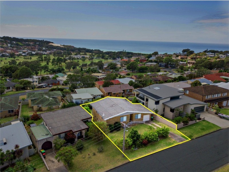 7 Churchill Road, Forster NSW 2428