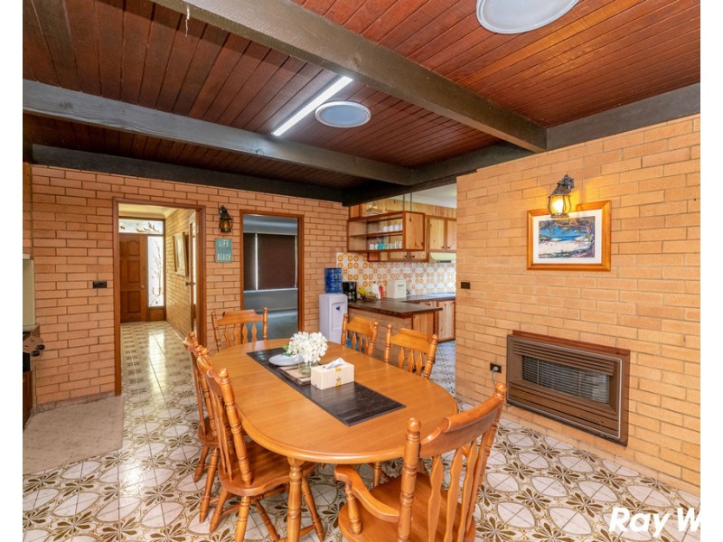 9 Douglas Avenue, Forster NSW 2428