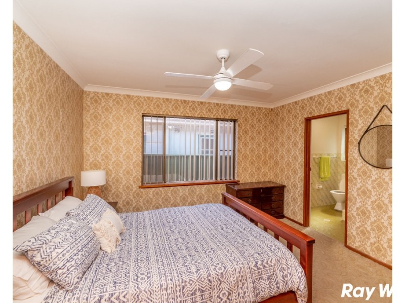 9 Douglas Avenue, Forster NSW 2428