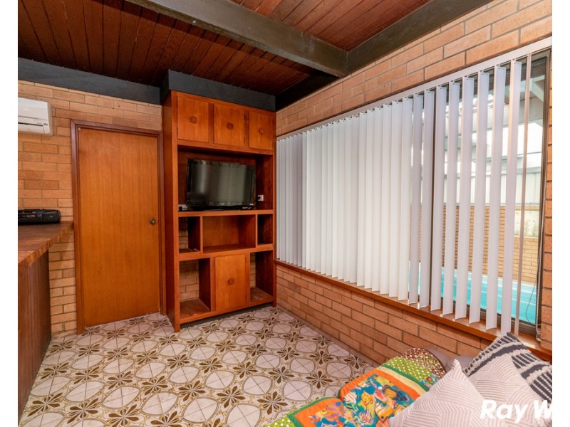 9 Douglas Avenue, Forster NSW 2428