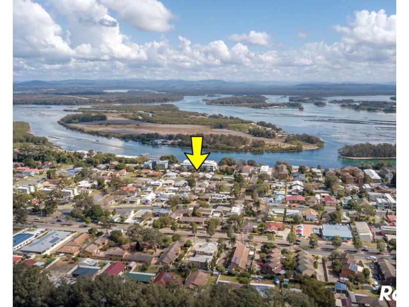 9 Douglas Avenue, Forster NSW 2428