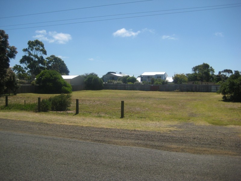 26 BLUFF ROAD, St Leonards VIC 3223