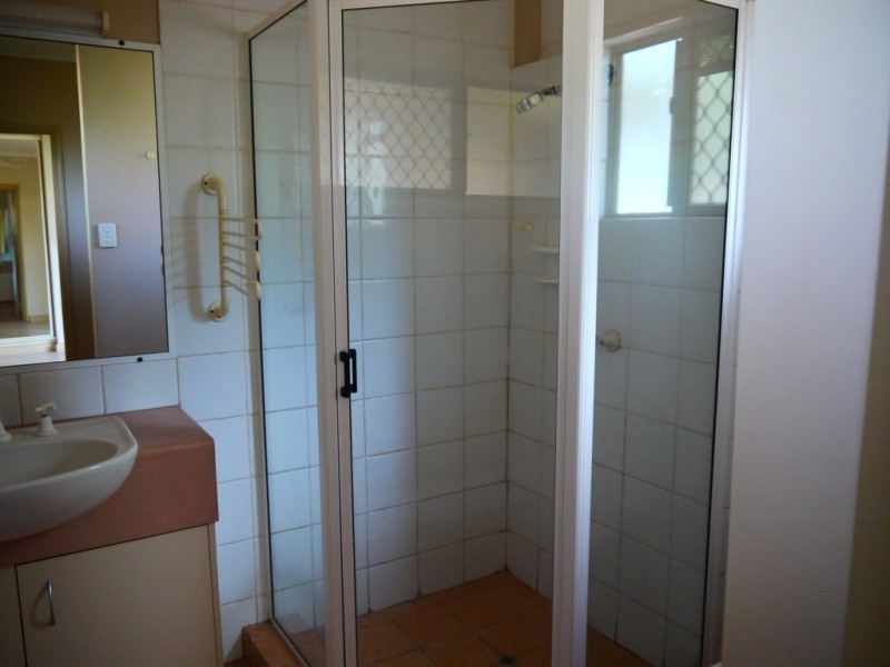 24 Sandalwood Cres, Katherine NT 0850