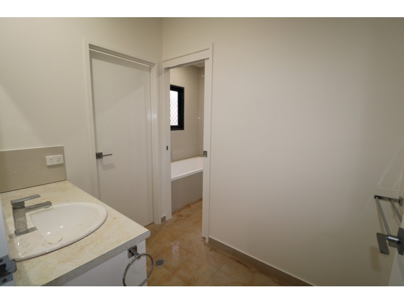 29 Bradshaw Cres, Katherine NT 0850