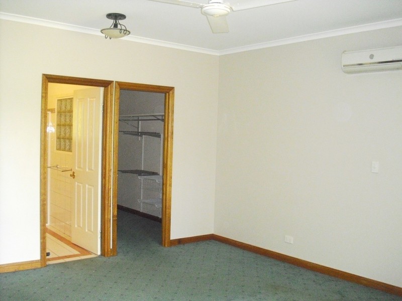 12 Bergman, Katherine NT 0850