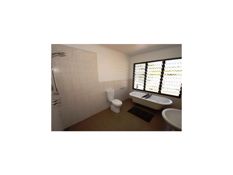 17  Clarke Crescent, Katherine NT 0850