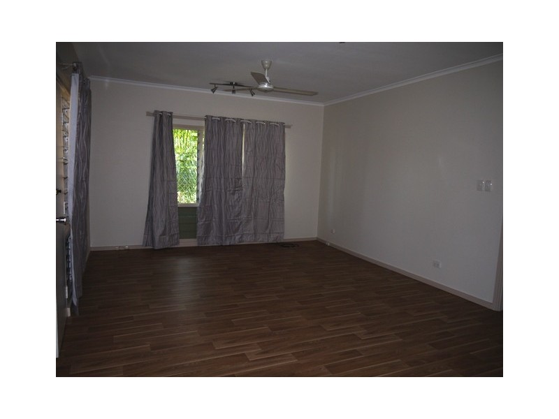 65  Giles, Katherine NT 0850