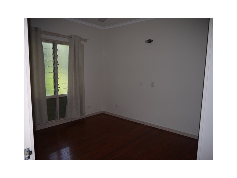 65  Giles, Katherine NT 0850