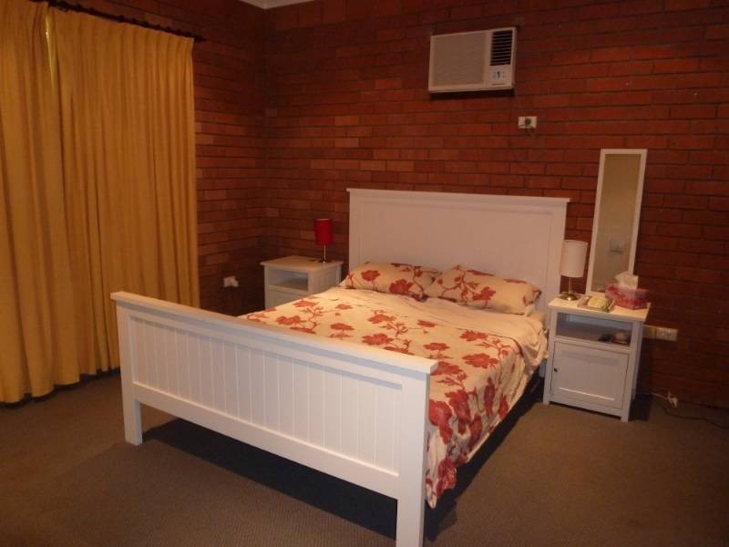 13 Raymond Place, Katherine NT 0850
