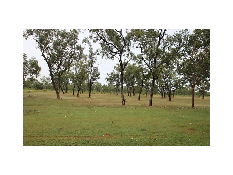 76 Hall Road, Katherine NT 0850