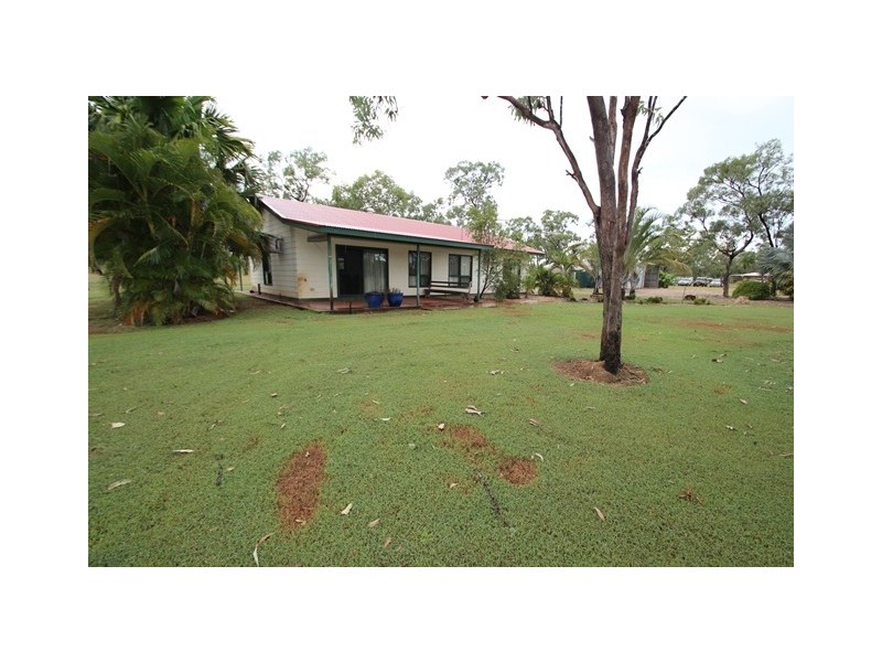 76 Hall Road, Katherine NT 0850