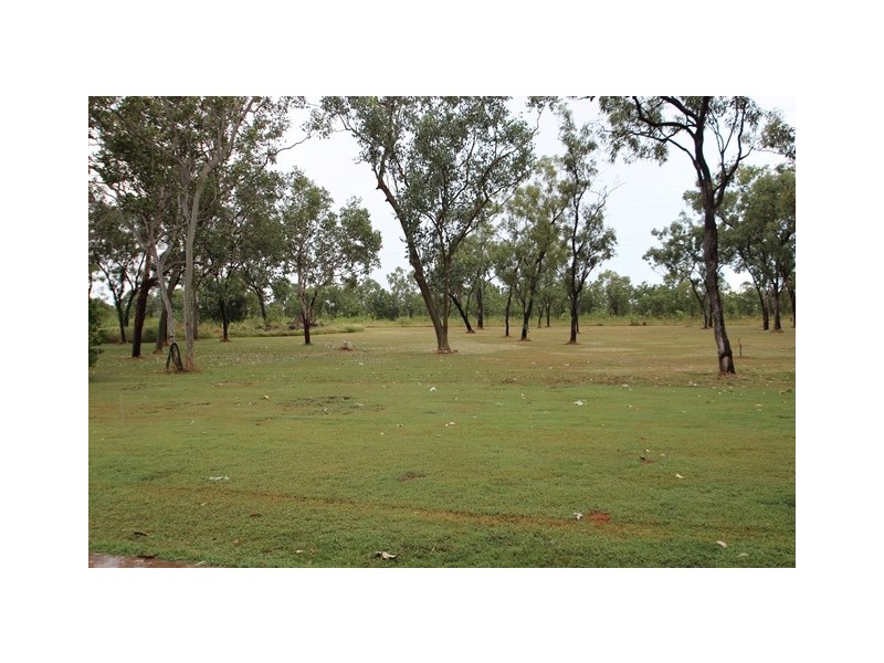 76 Hall Road, Katherine NT 0850