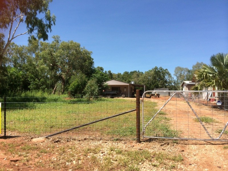28 Stirling, Mataranka NT 0852