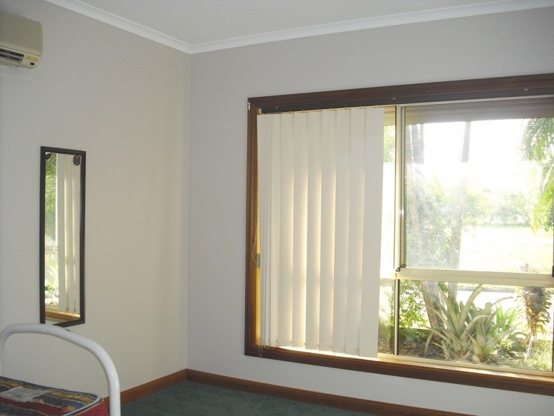 12 Bergman, Katherine NT 0850