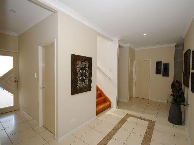 101 Esplanade, Point Vernon QLD 4655