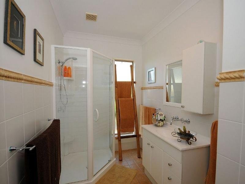 101 Esplanade, Point Vernon QLD 4655