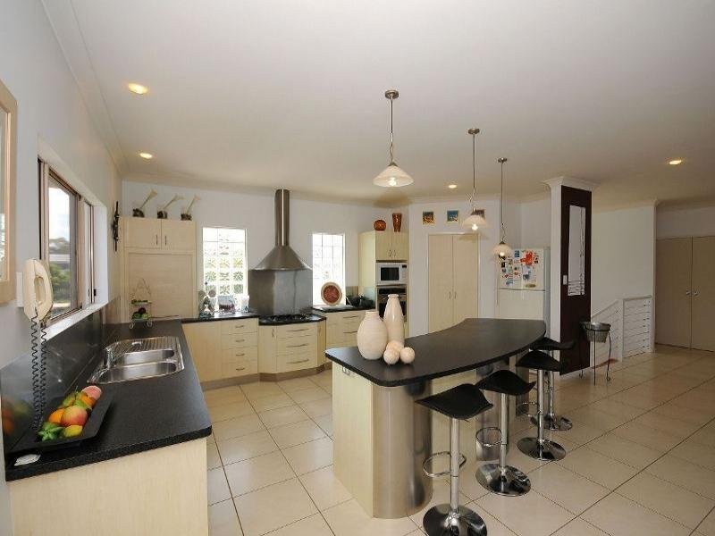 101 Esplanade, Point Vernon QLD 4655