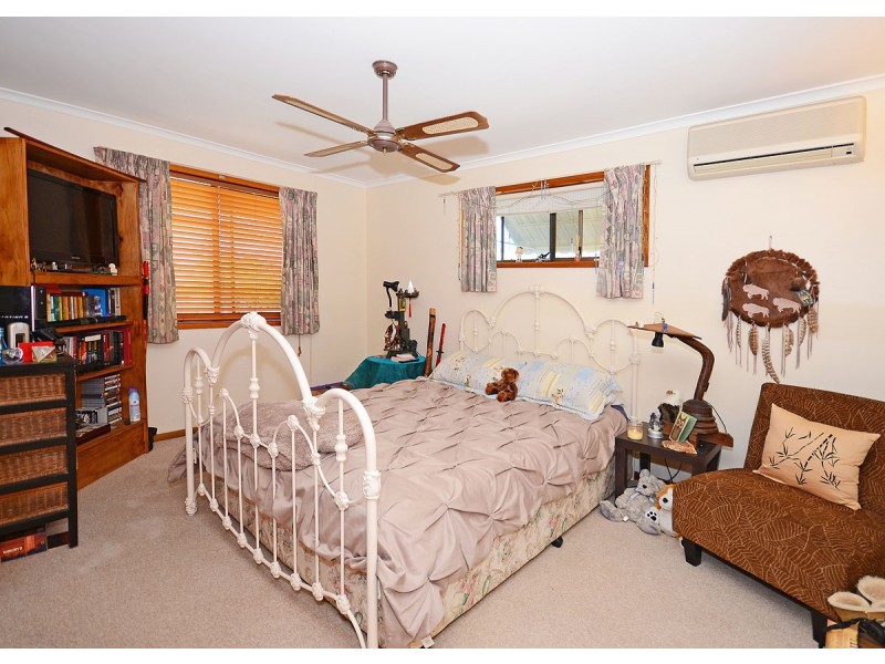 25 Kelly Street, Point Vernon QLD 4655