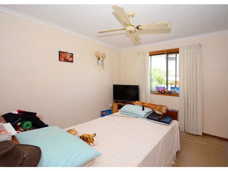 25 Kelly Street, Point Vernon QLD 4655