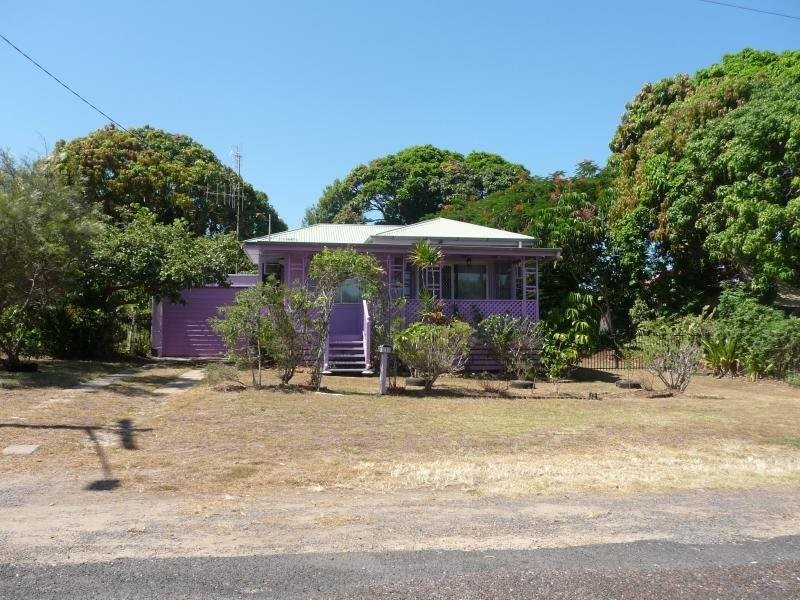1 South Street, Urangan QLD 4655