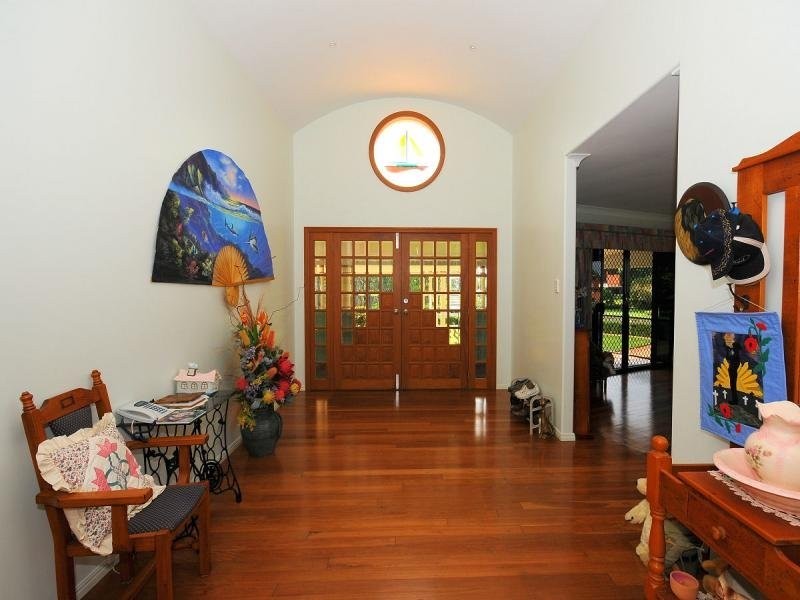 43 Esplanade, Point Vernon QLD 4655