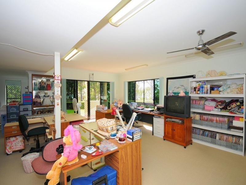 43 Esplanade, Point Vernon QLD 4655