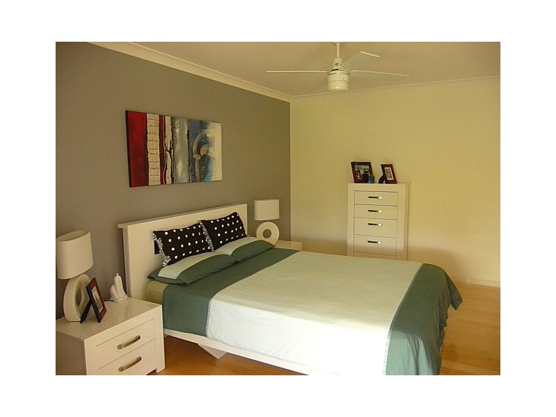 4 Montrose Close, Point Vernon QLD 4655
