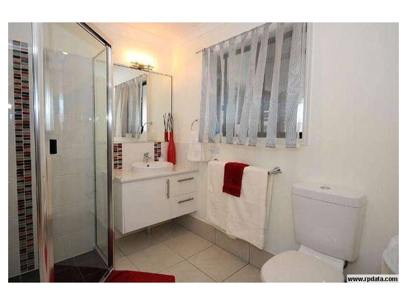 4 Montrose Close, Point Vernon QLD 4655