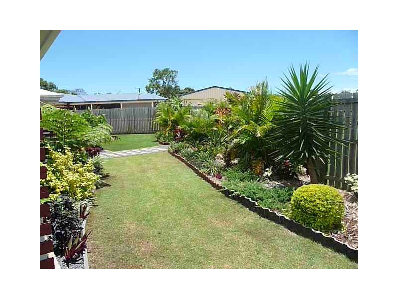 4 Montrose Close, Point Vernon QLD 4655