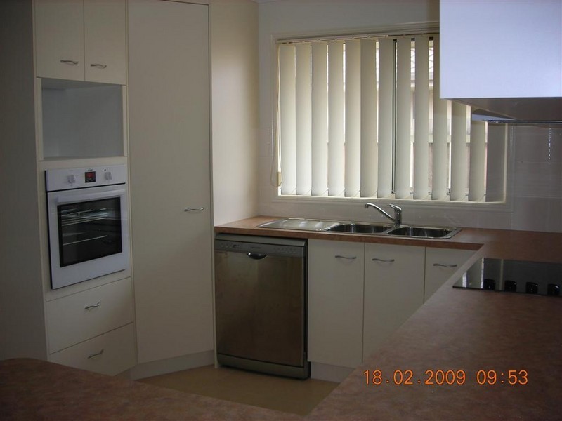 4/1 King Street, Urangan QLD 4655